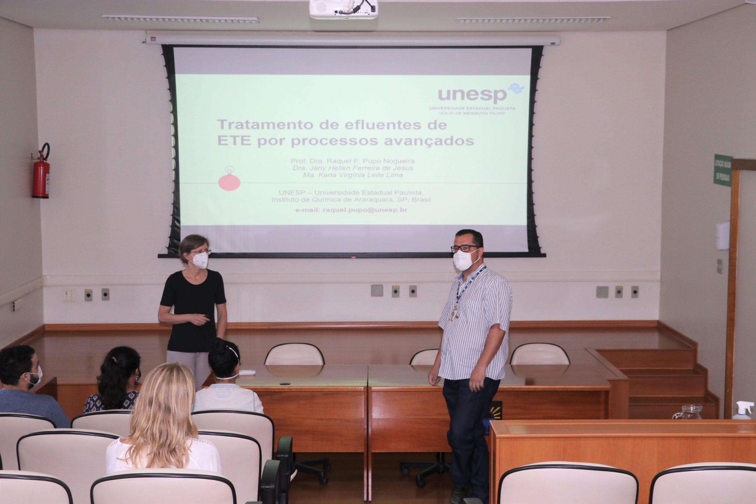 Professora da Unesp apresenta trabalho realizado com efluente da ETE Araraquara