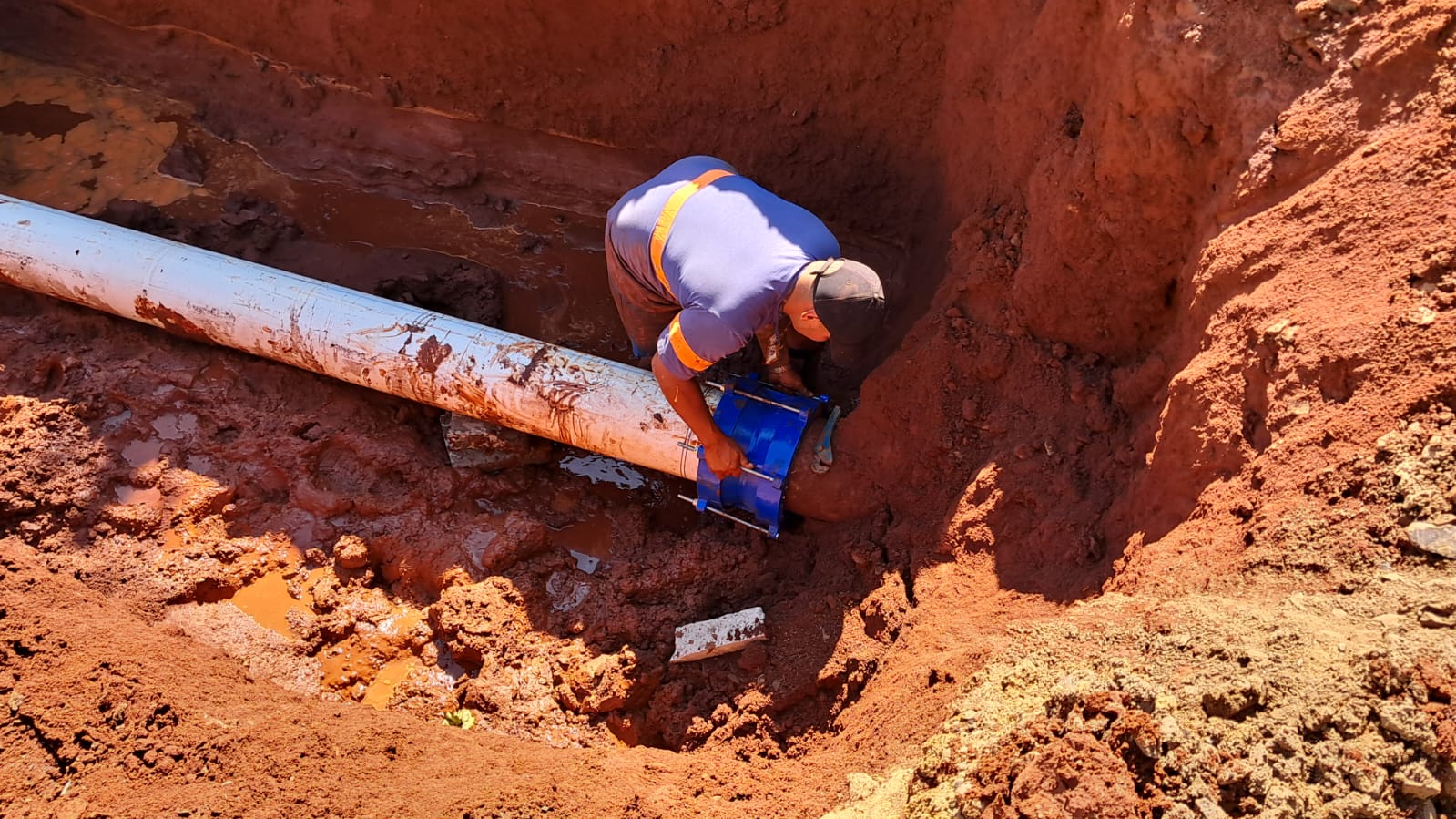 DAAE REALIZA INTERLIGAÇÃO DE REDES NO LARANJEIRAS (27/11)