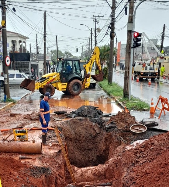 SERVIÇO EMERGENCIAL NA ALAMEDA PAULISTA SE ESTENDE ATÉ ÀS 15H (09/12)