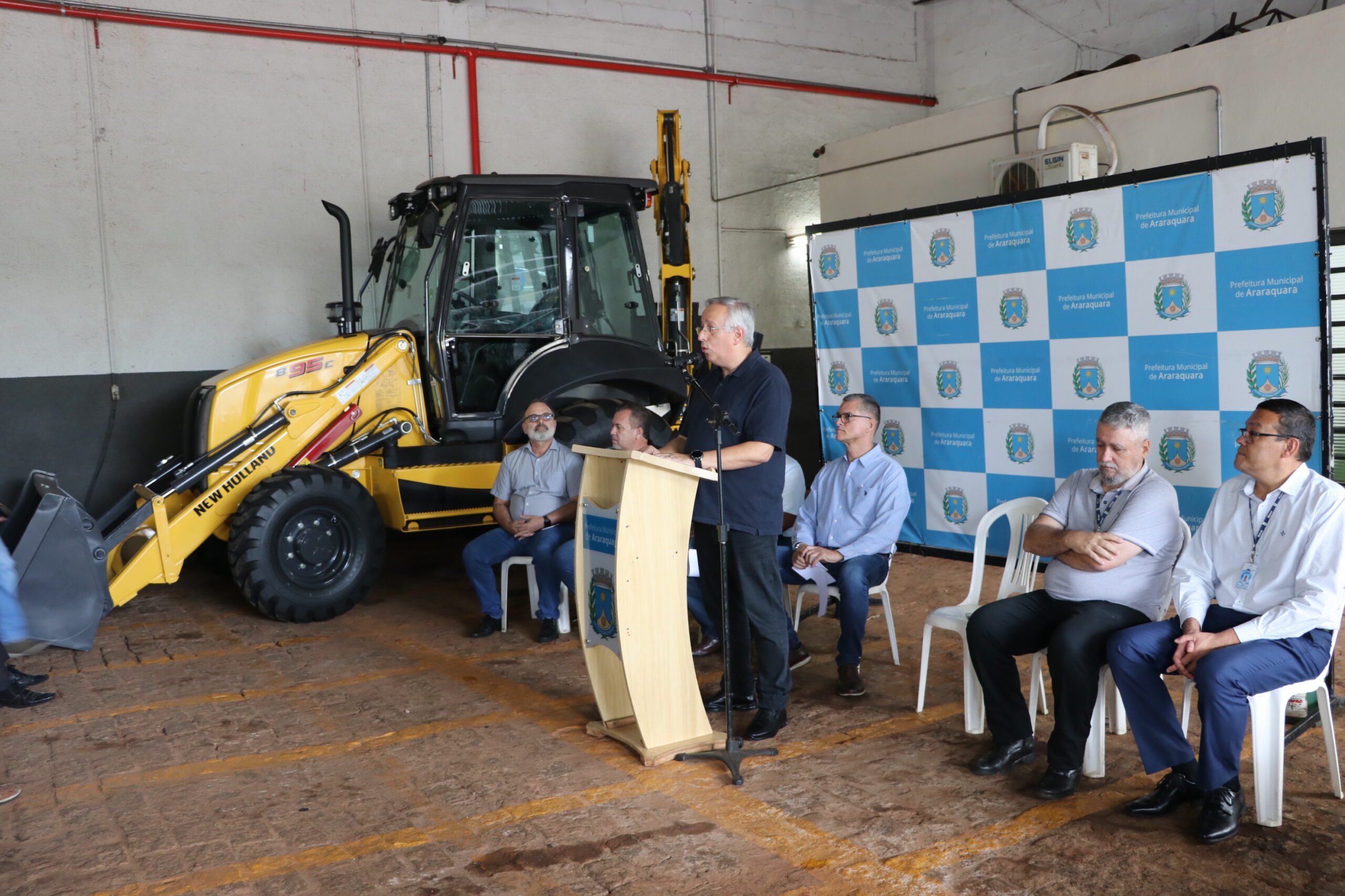 DAAE REALIZA EVENTO DE ENTREGA DE 11 NOVOS VEÍCULOS PARA MELHORAR ATENDIMENTO E REDUZIR GASTOS COM MANUTENÇÃO