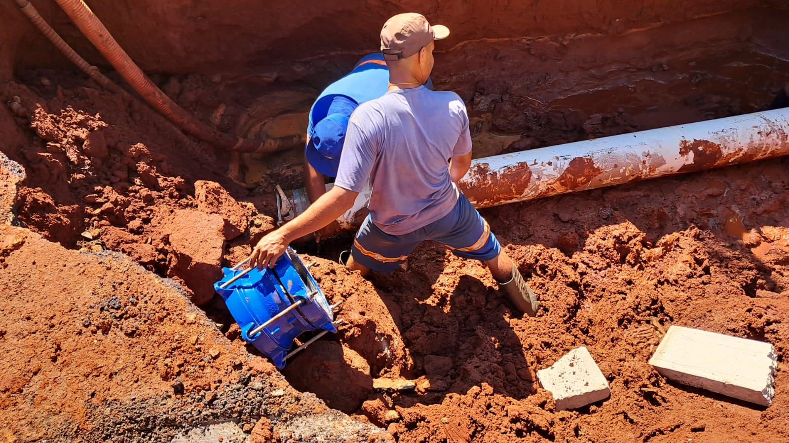 SERVIÇO EMERGENCIAL NO JARDIM DAS PAINEIRAS (07/01)