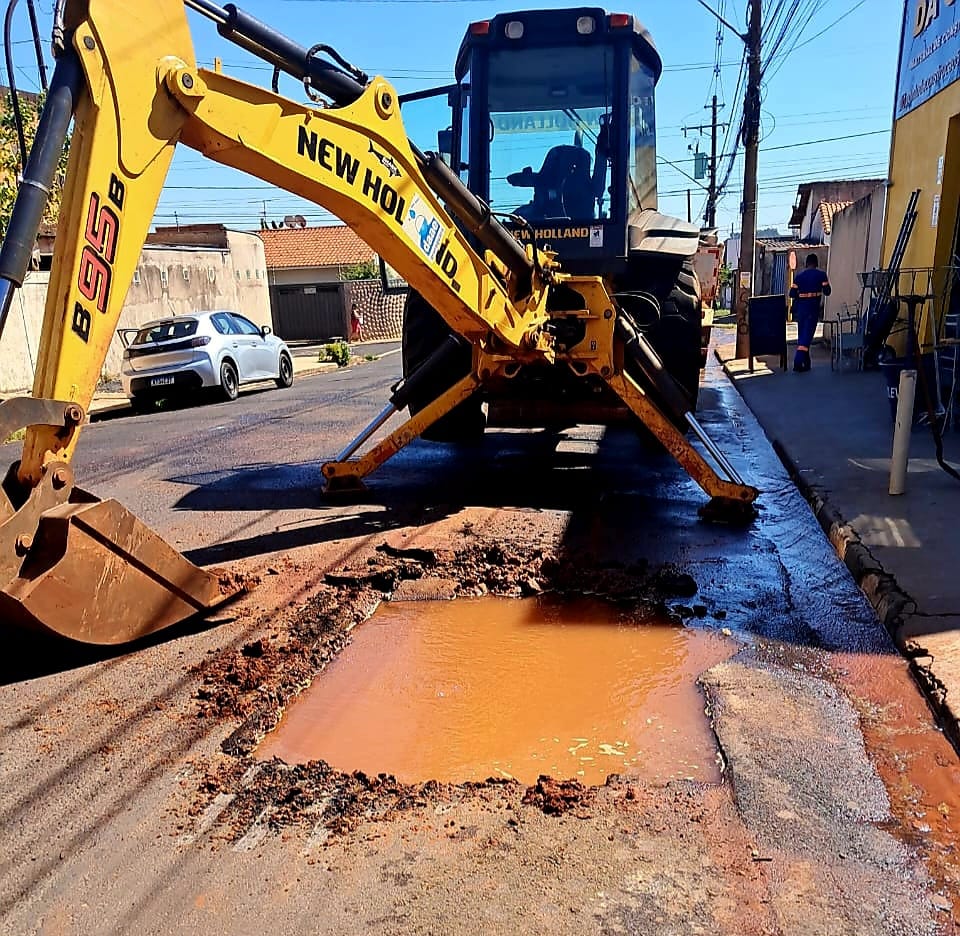 SERVIÇO EMERGENCIAL NO JARDIM DAS PAINEIRAS (08/01)