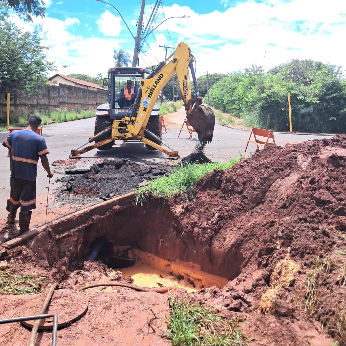 SERVIÇO EMERGENCIAL NO I DISTRITO INDUSTRIAL (12/02)