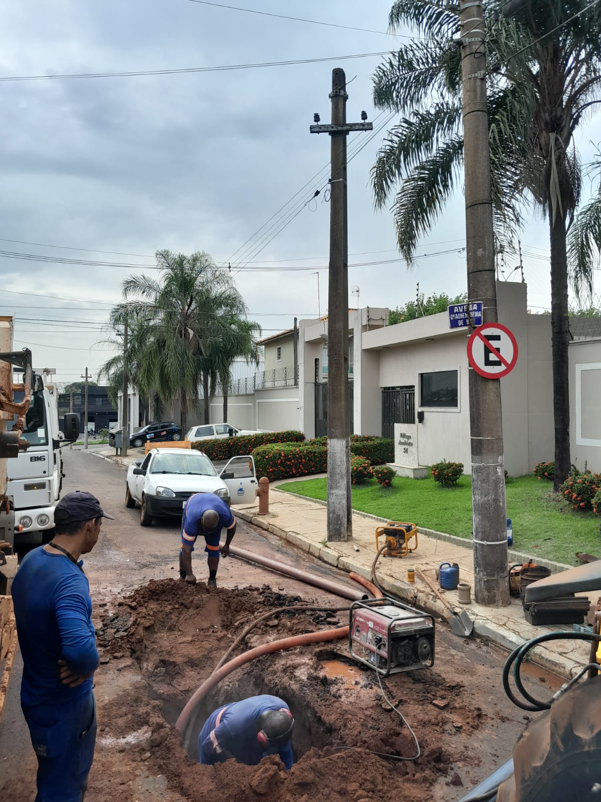 SERVIÇO EMERGENCIAL NA VILA MELHADO (31/03)