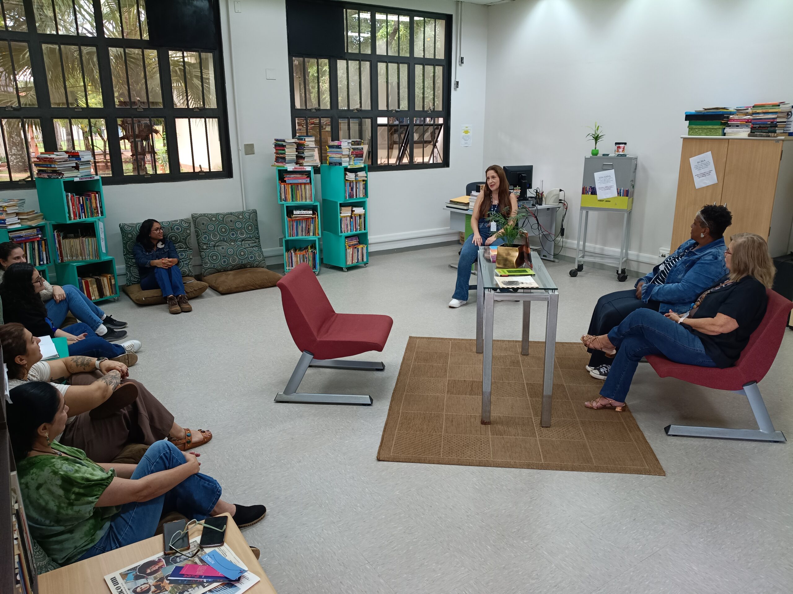 SERVIDORES DO DAAE COMEMORAM DIA MUNDIAL DA POESIA COM SARAU LITERÁRIO