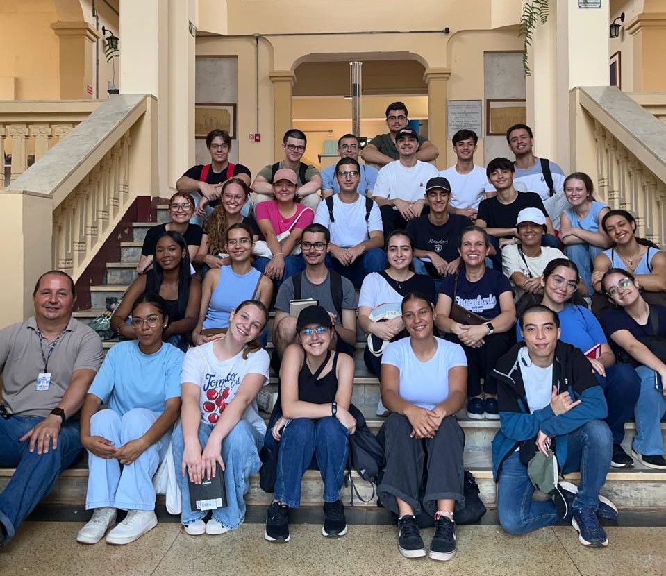 DAAE RECEBE ALUNOS DE ENGENHARIA QUÍMICA DA UNESP ARARAQUARA NA ETA FONTE