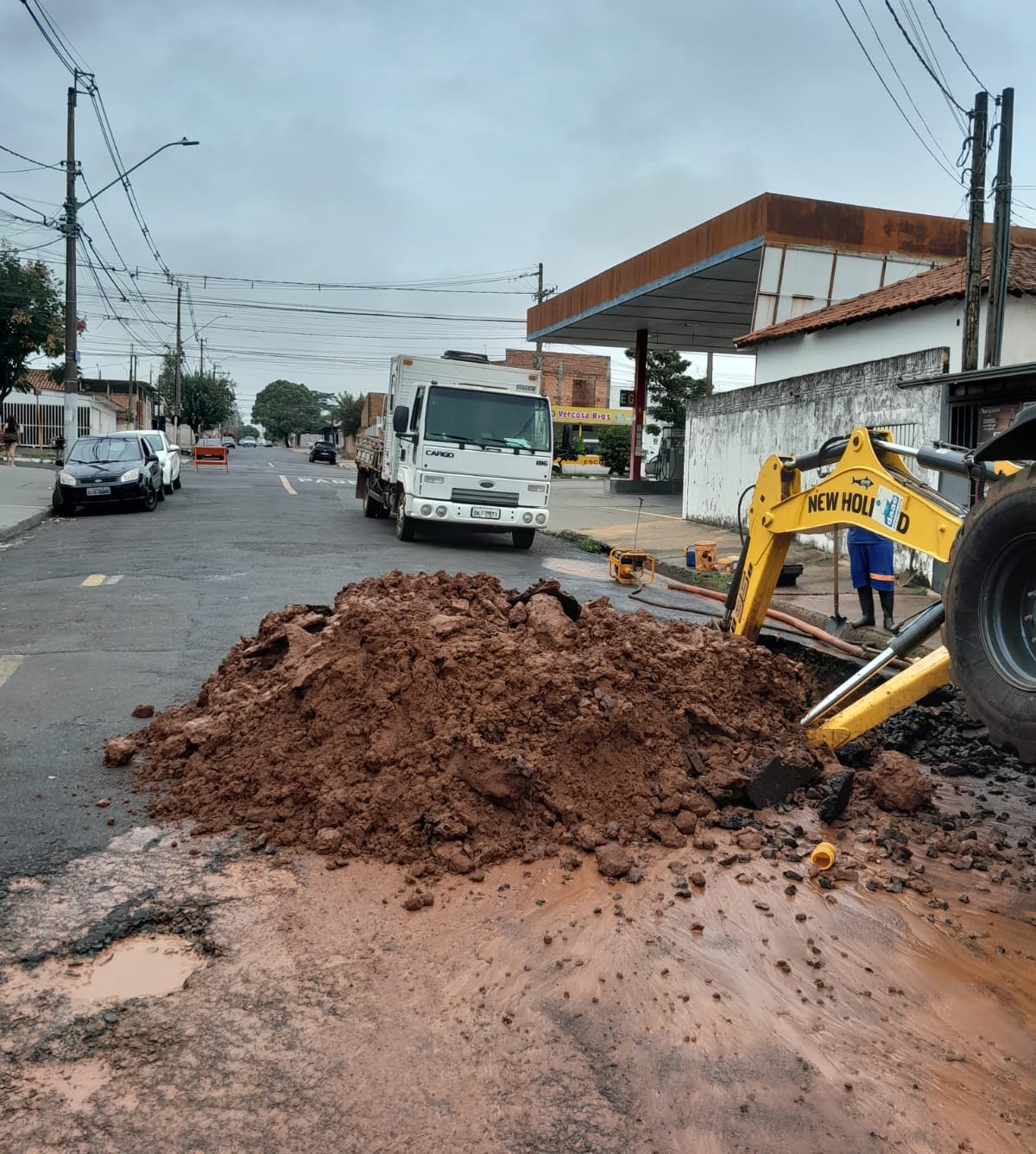 SERVIÇO EMERGENCIAL NO JARDIM SELMI DEI (19/05)