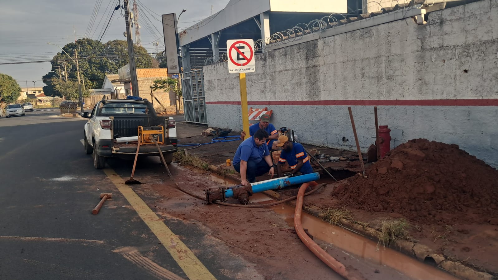 SERVIÇO EMERGENCIAL NA VILA XAVIER (10/06)