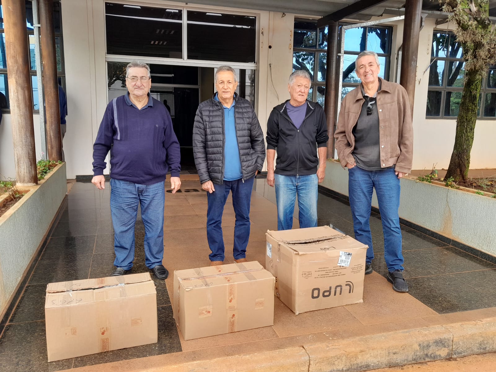 LAR SÃO FRANCISCO RECEBE ALIMENTOS E VALORES ARRECADADOS NA 5ª CORRIDA E CAMINHADA DO DAAE