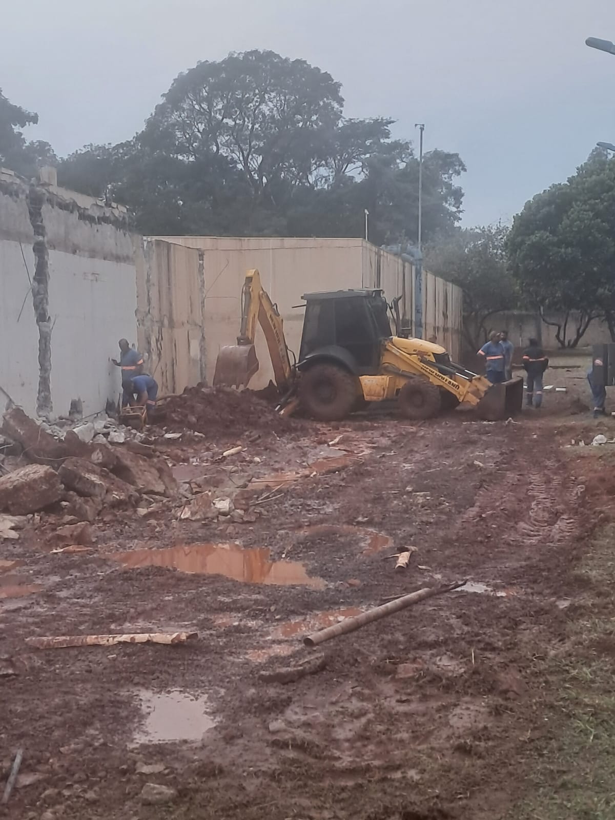SERVIÇO EMERGENCIAL NO JARDIM MARTINEZ (30/07)