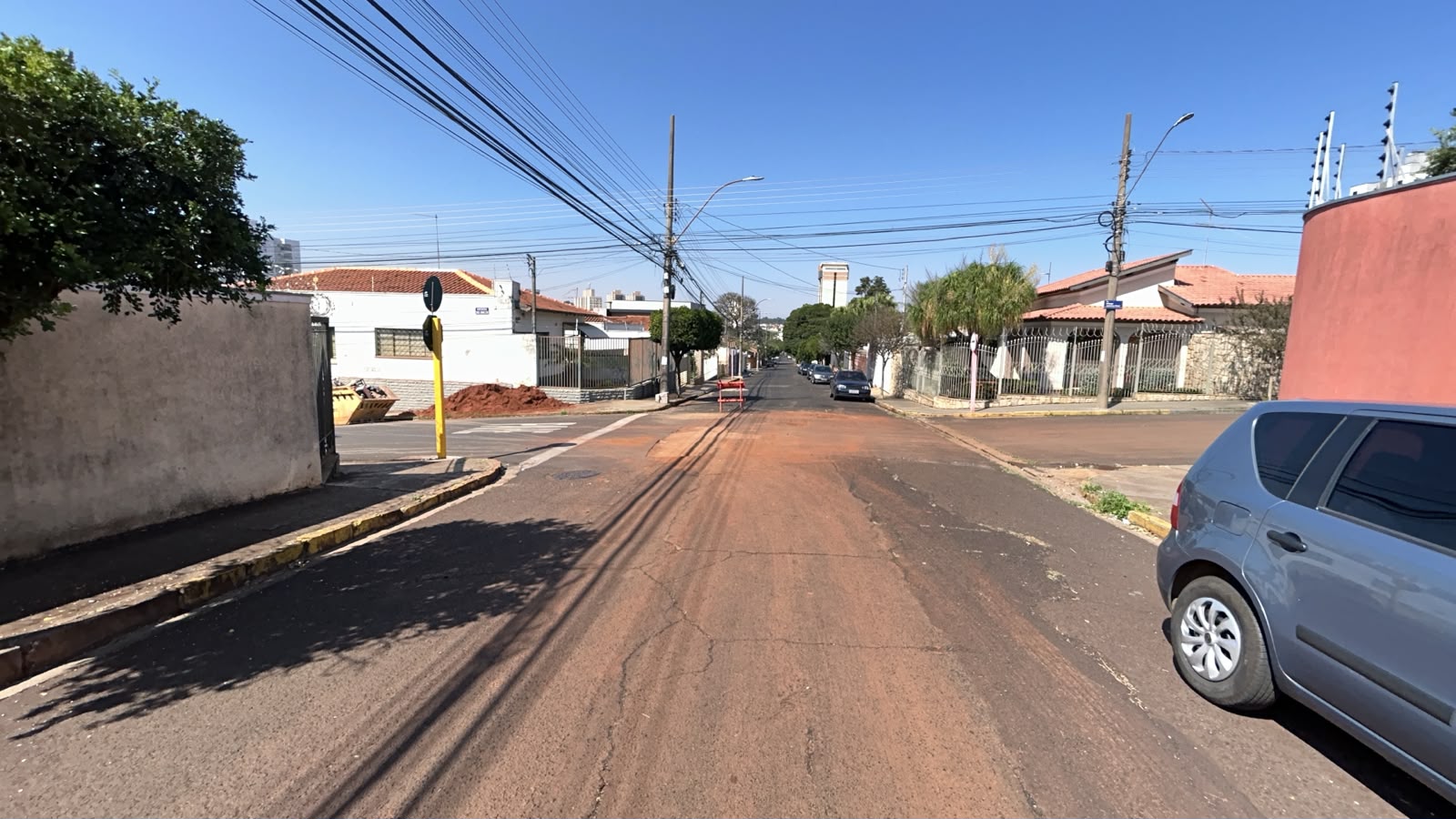 SERVIÇO EMERGENCIAL NA REGIÃO DO JARDIM SANTA LÚCIA (11/08)