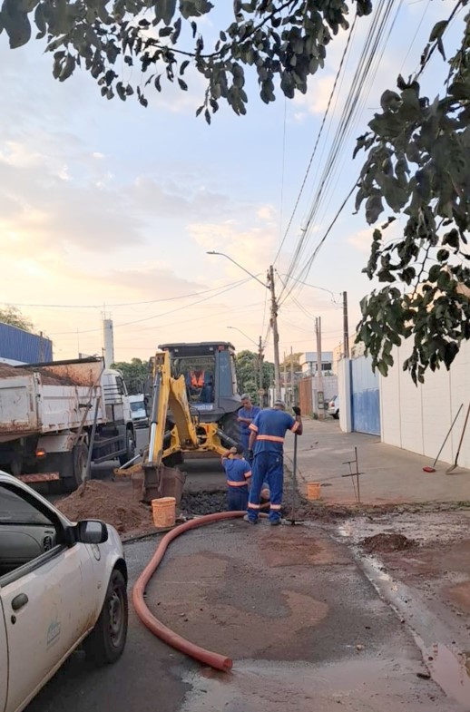 SERVIÇO EMERGENCIAL NO JARDIM REGINA (31/08)