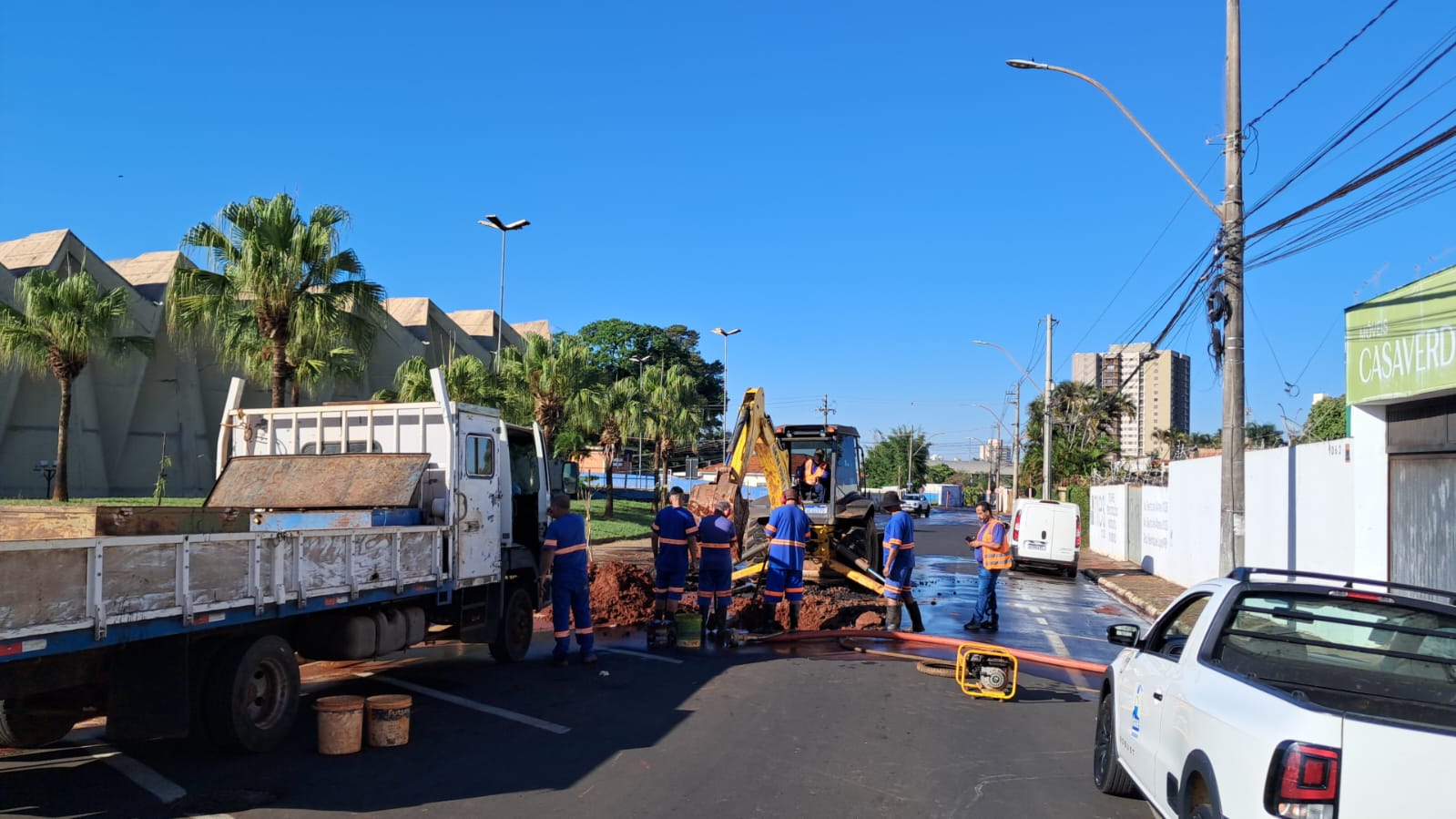 SERVIÇO EMERGENCIAL NO JARDIM PRIMAVERA (24/08)